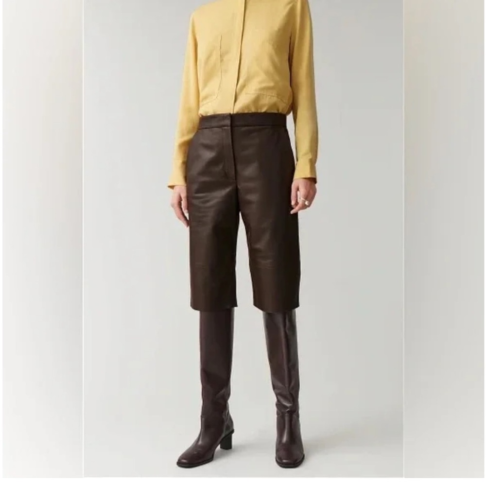 COS size 4 brown lambskin leather shorts, 2 pockets in front, 1 pocket in back.
